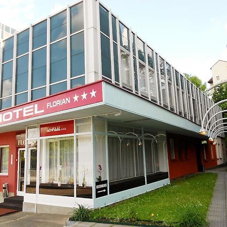 Hotel & Hostel Florian Прага Екстериор снимка