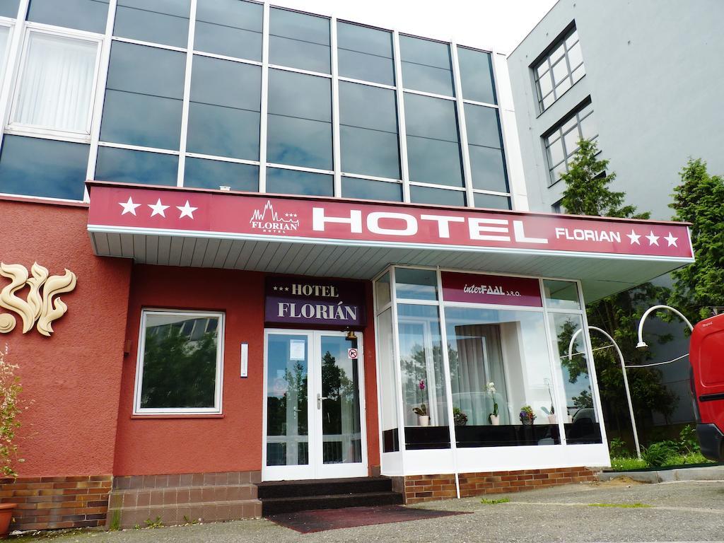 Hotel & Hostel Florian Прага Екстериор снимка