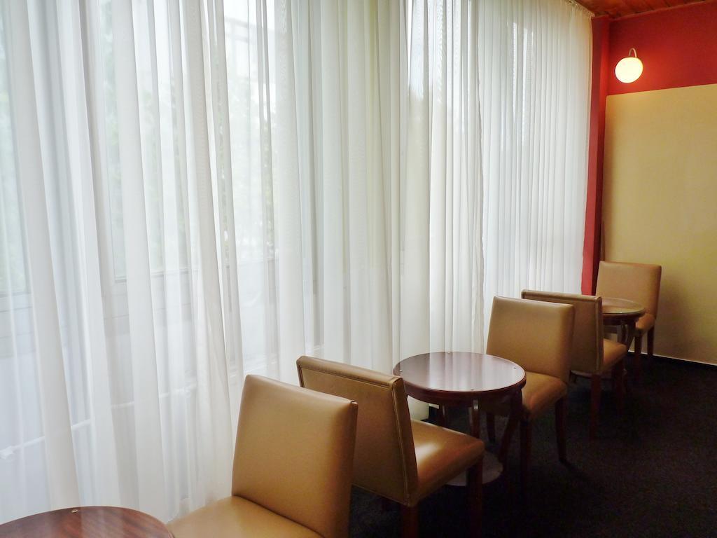 Hotel & Hostel Florian Прага Екстериор снимка