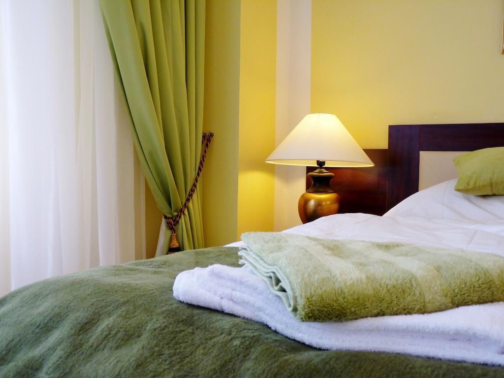Hotel & Hostel Florian Прага Стая снимка