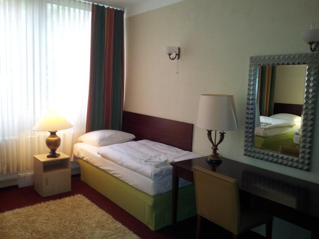 Hotel & Hostel Florian Прага Стая снимка